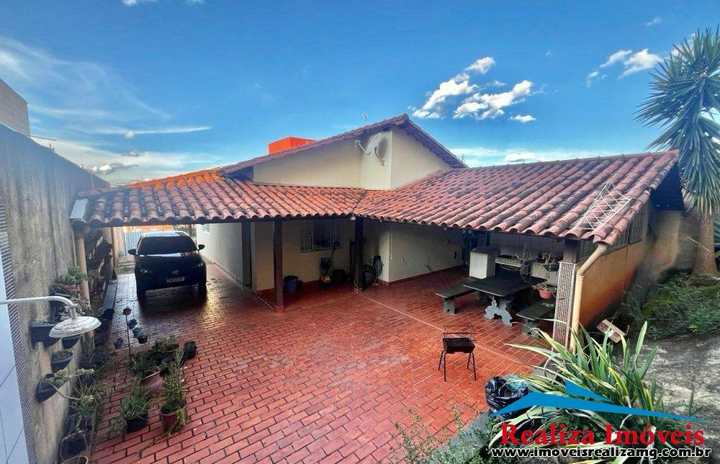 Casa à venda – Jardim América, Pará de Minas