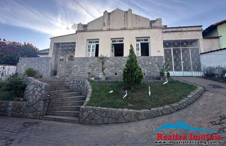 Casa à venda – Centro, Pará de Minas