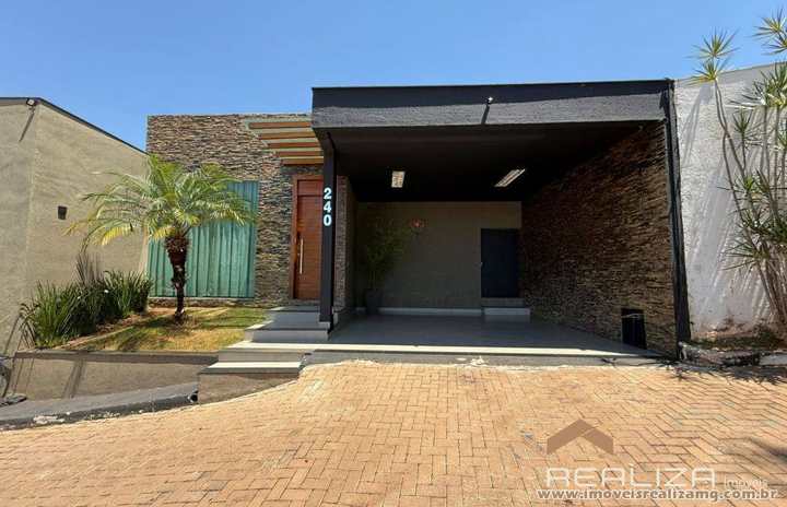 Casa à venda – Senador Valadares, Pará de Minas