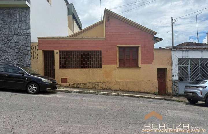 Casa à venda – Centro, Pará de Minas
