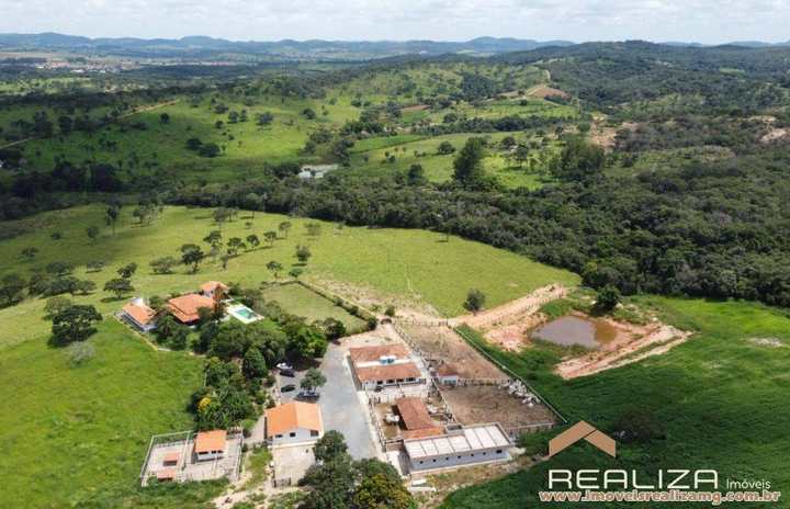 Fazenda à venda – Curral, Pequi
