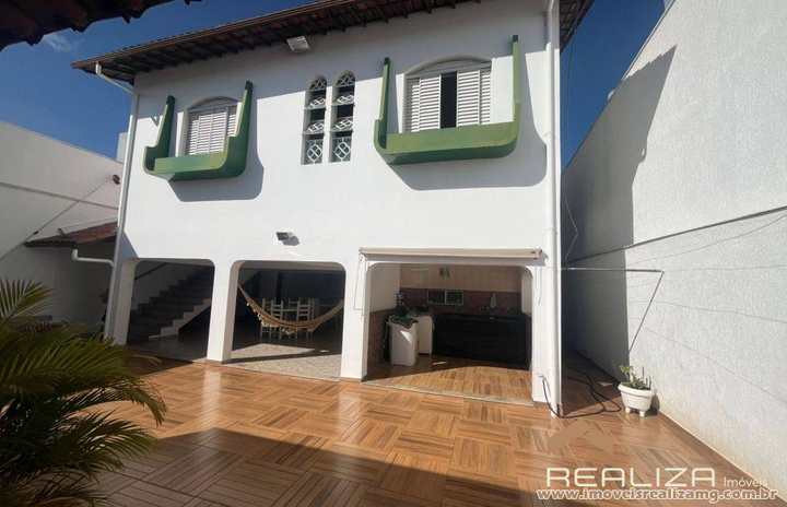 Casa à venda – São Francisco, Pará de Minas